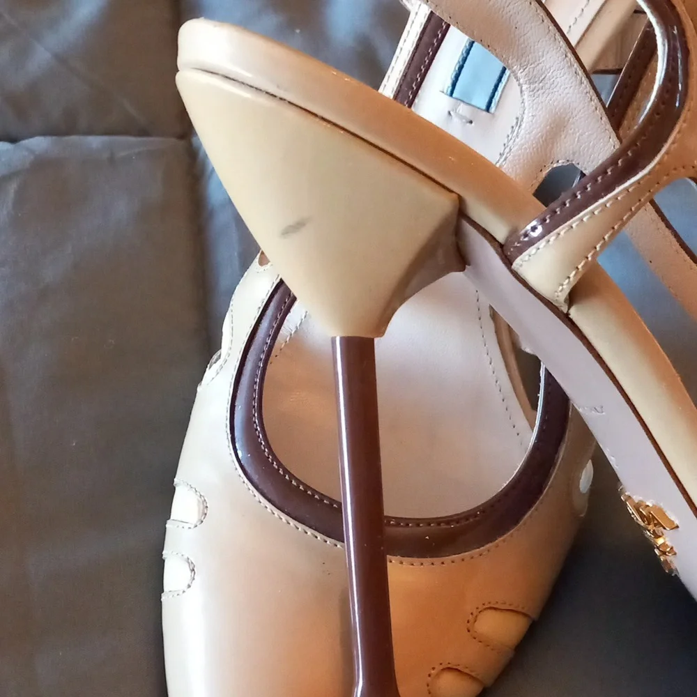 Host Pick - PRADA Pumps - Picture 5 of 6